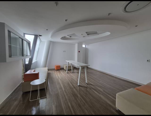 1,600M² OFFICE TO LET IN SANDTON CENTRAL
